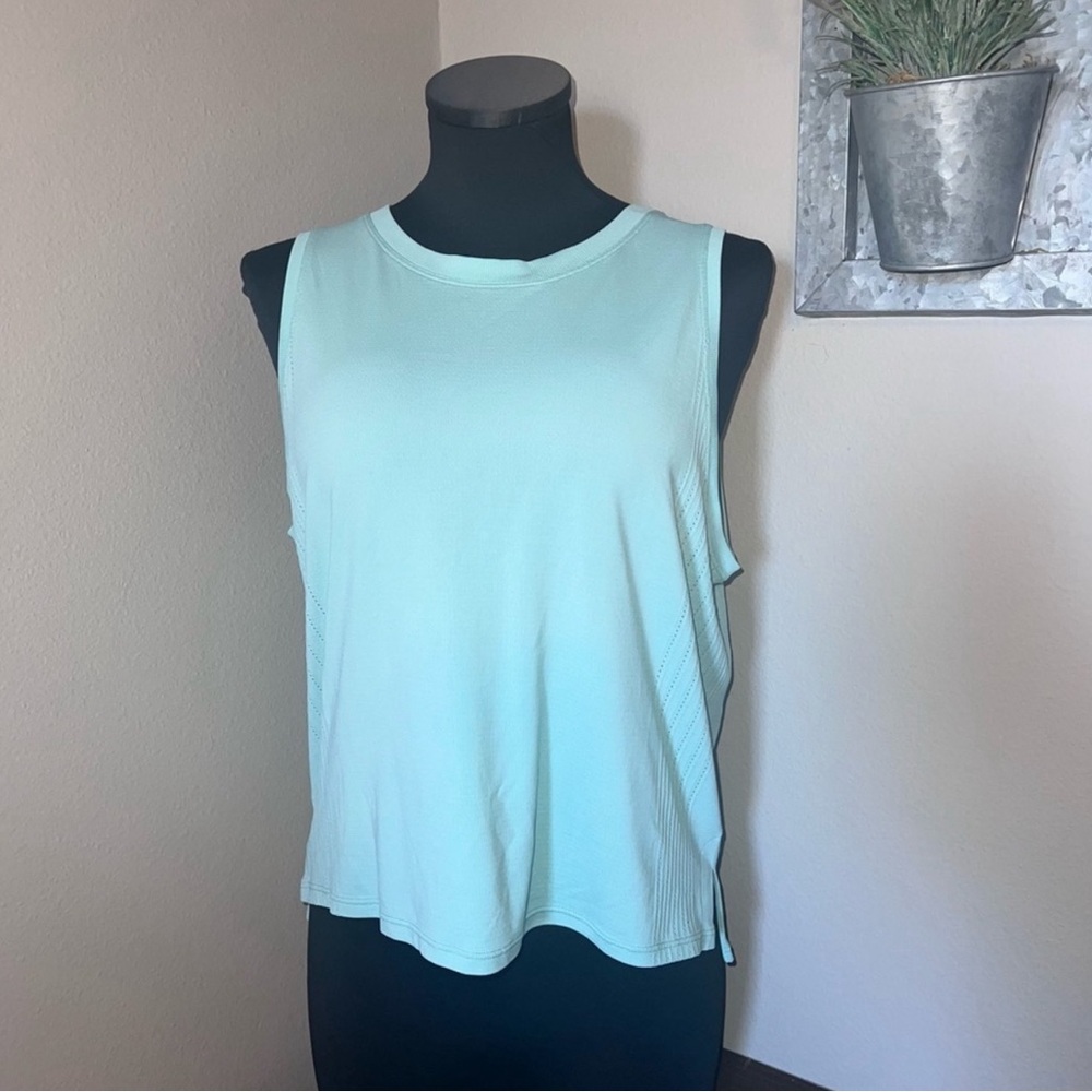 Lululemon Train to Be Tank Size 8